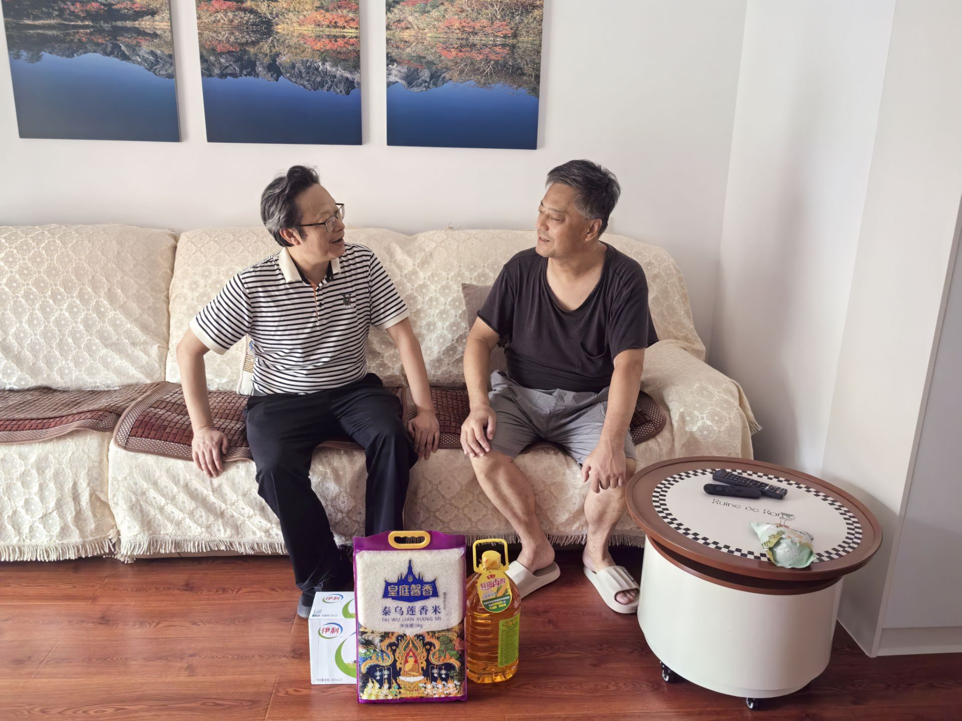 情系退役老同志 关怀暖心迎“八一”